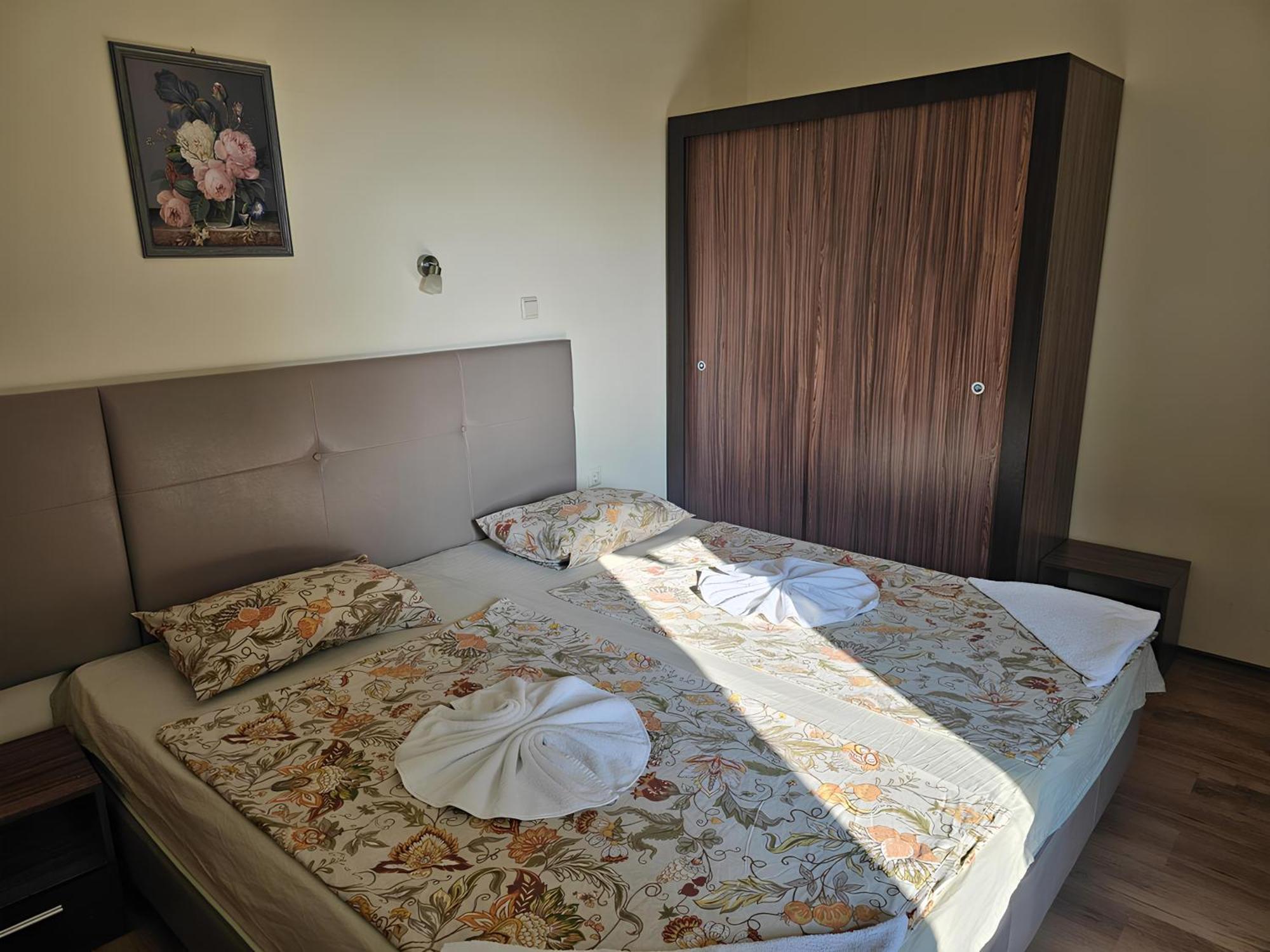 Apartments Yalta Goldstrand Exterior foto