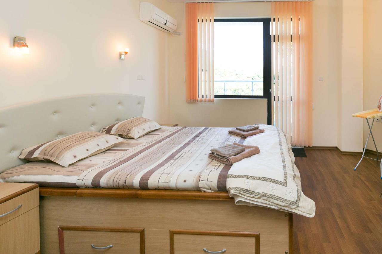 Apartments Yalta Goldstrand Exterior foto